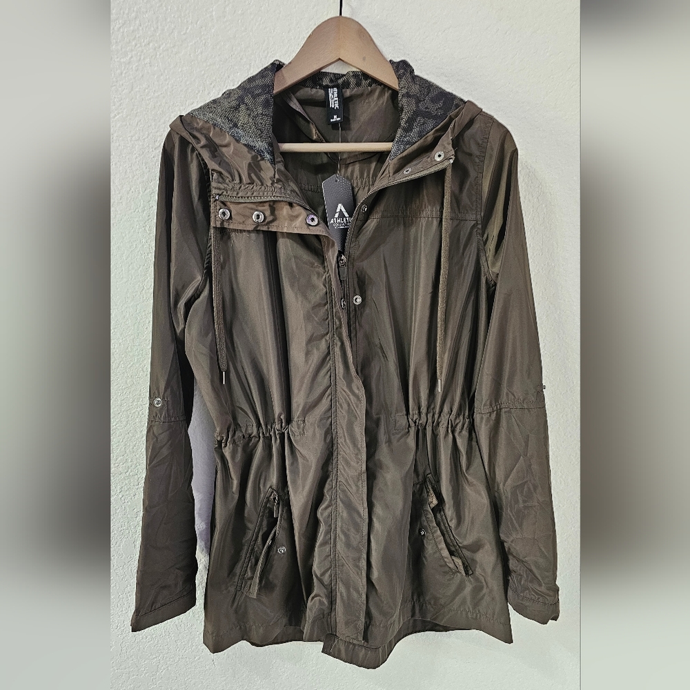 26 International Windbreaker